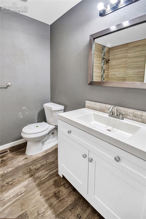 Image 14 of 31: Bathroom