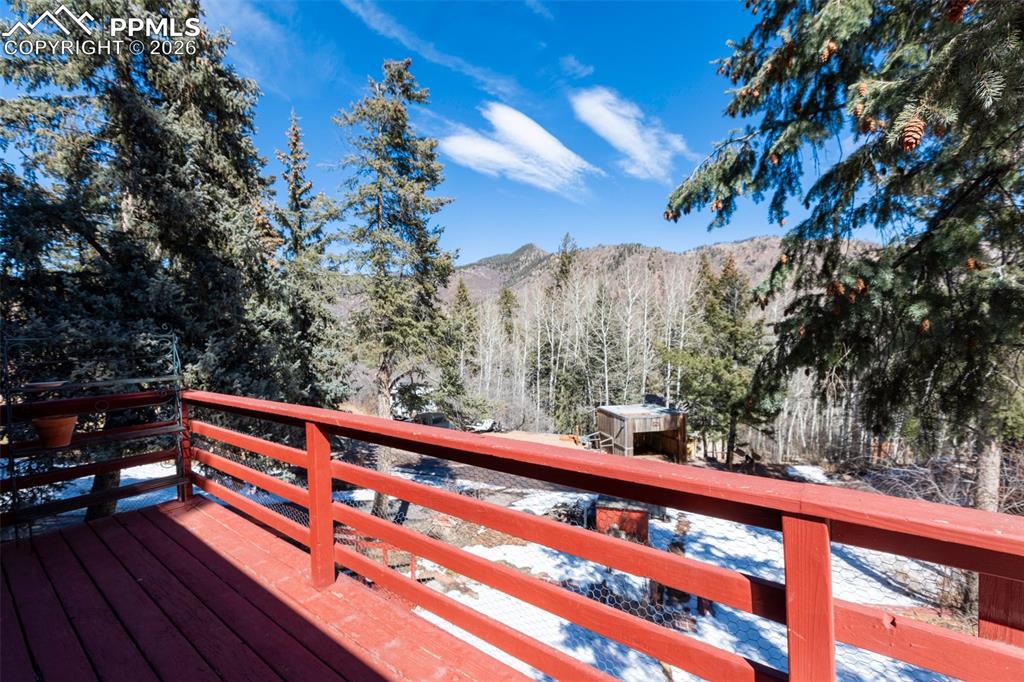 Image 13 of 44: Deck