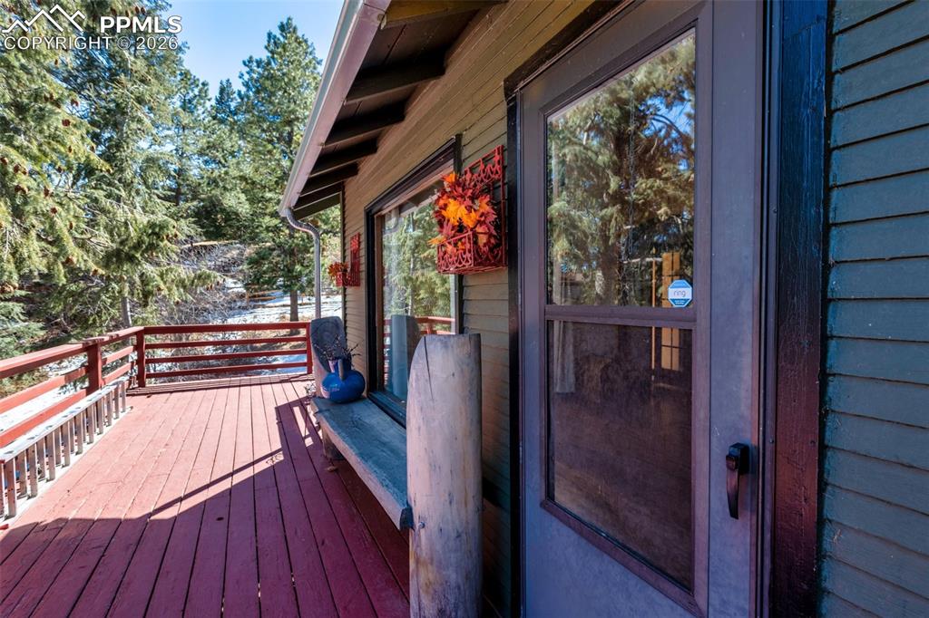 Image 9 of 44: Deck
