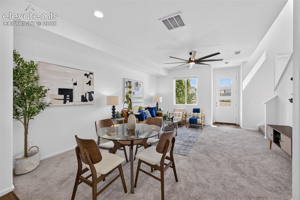 Image 7 of 50: Dining Area