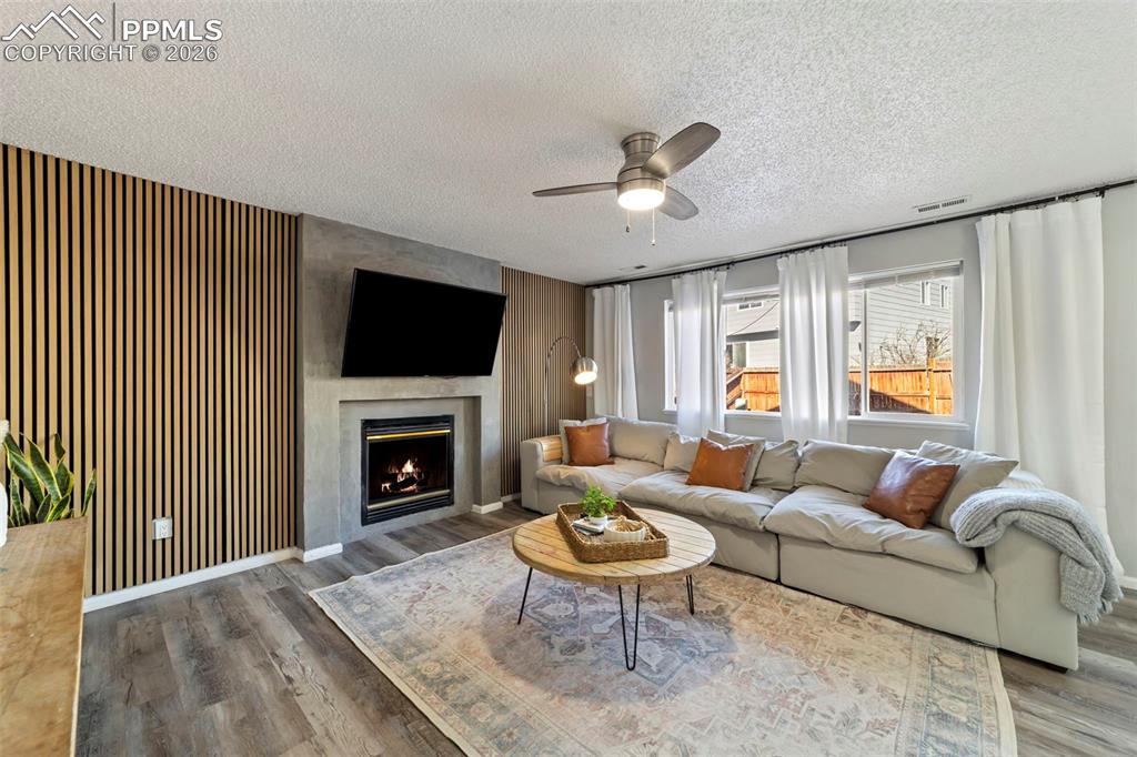 Image 15 of 42: Family Room