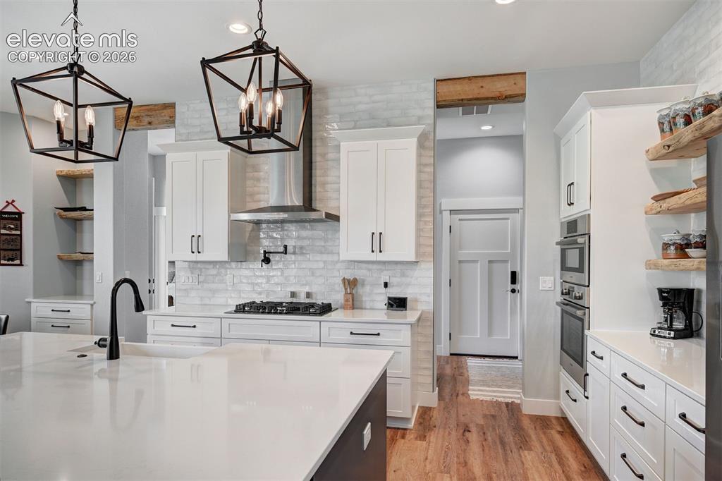 Image 12 of 49: Kitchen