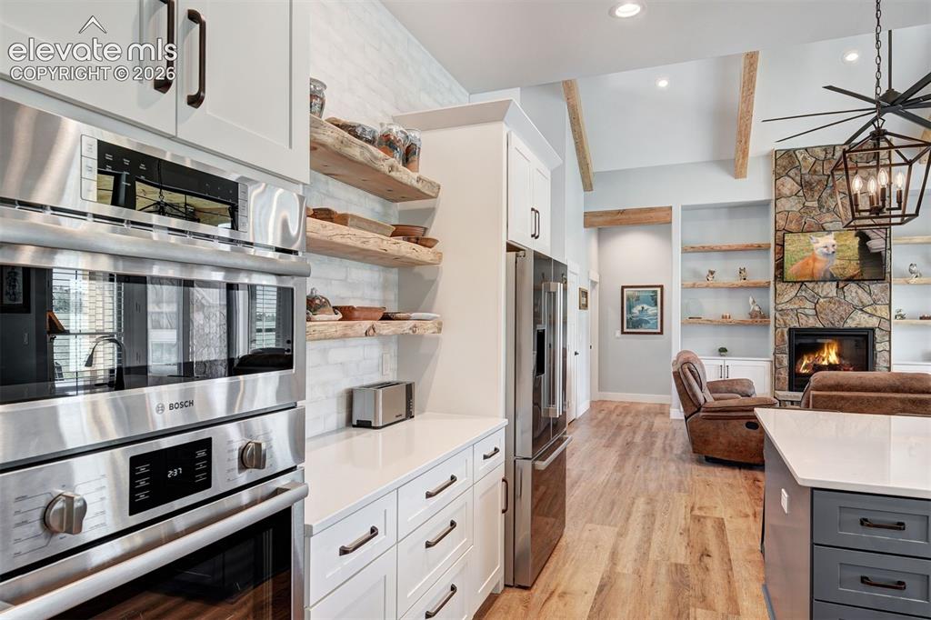 Image 13 of 49: Kitchen