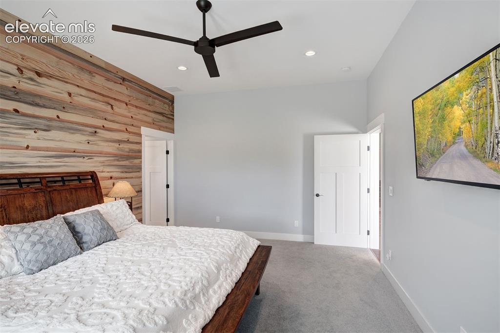 Image 19 of 49: Bedroom