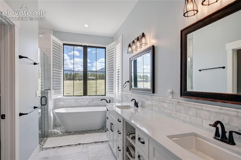 Image 5 of 49: Bathroom