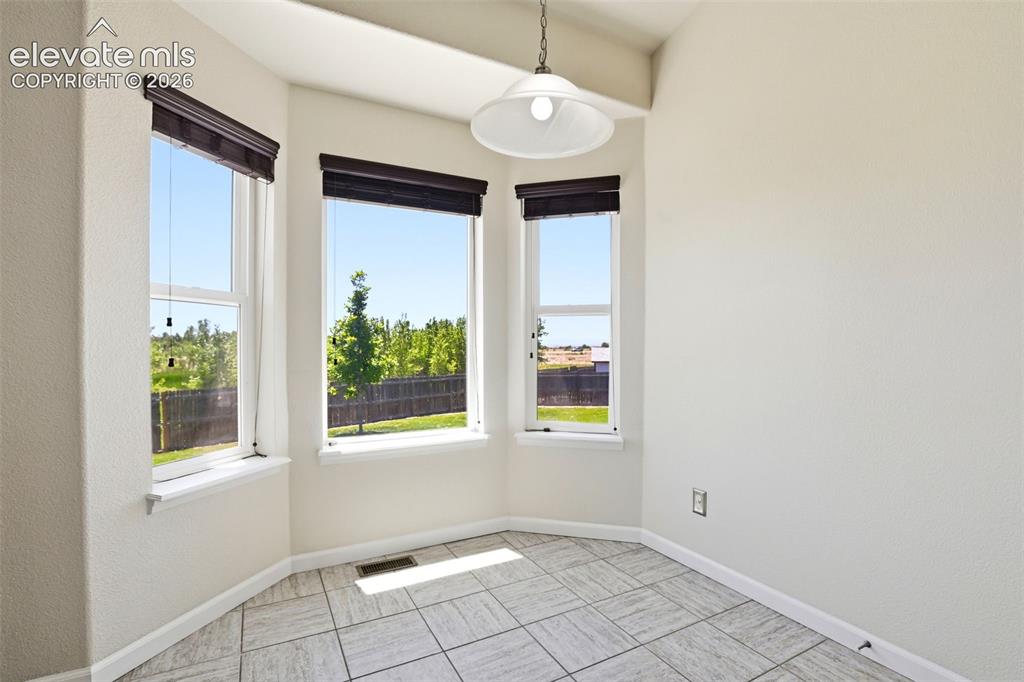 Image 12 of 41: Dining Area