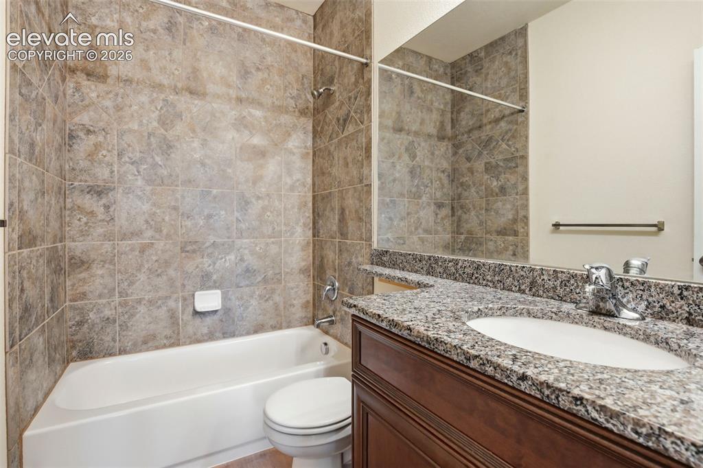 Image 16 of 41: Secondary main floor bath