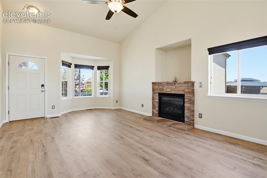 Image 5 of 41: Brand new flooring