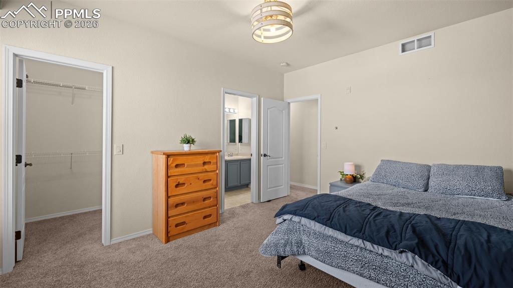 Image 7 of 30: Living Room