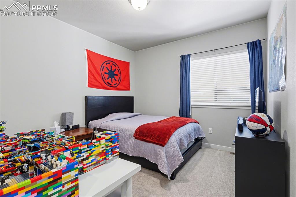 Image 23 of 35: Bedroom