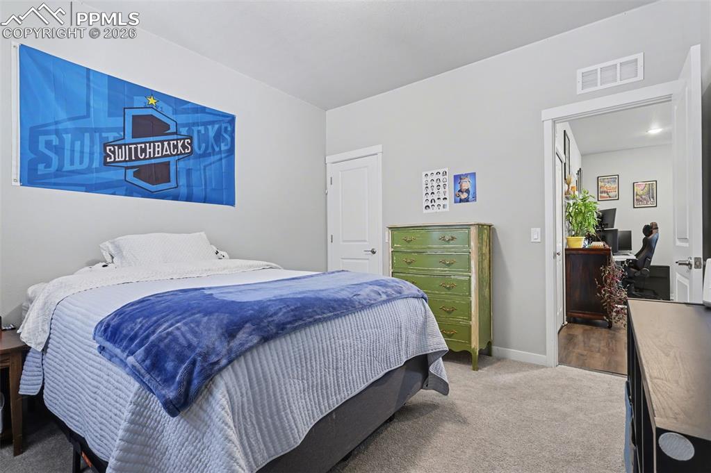 Image 29 of 35: Bedroom