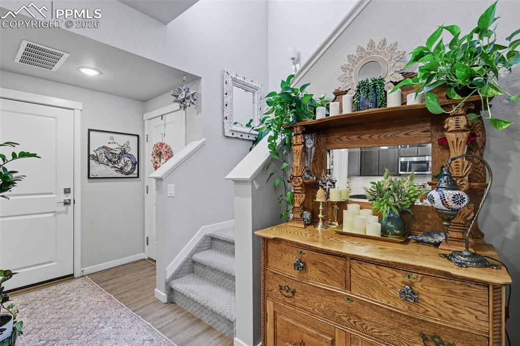 Image 4 of 35: Entry