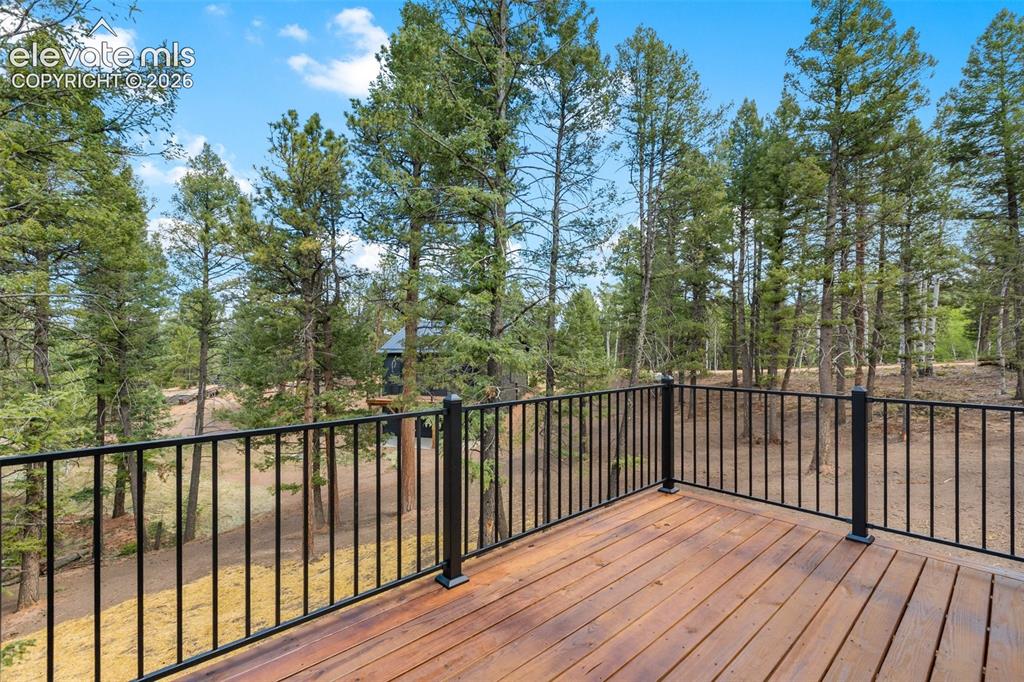 Image 49 of 50: Deck