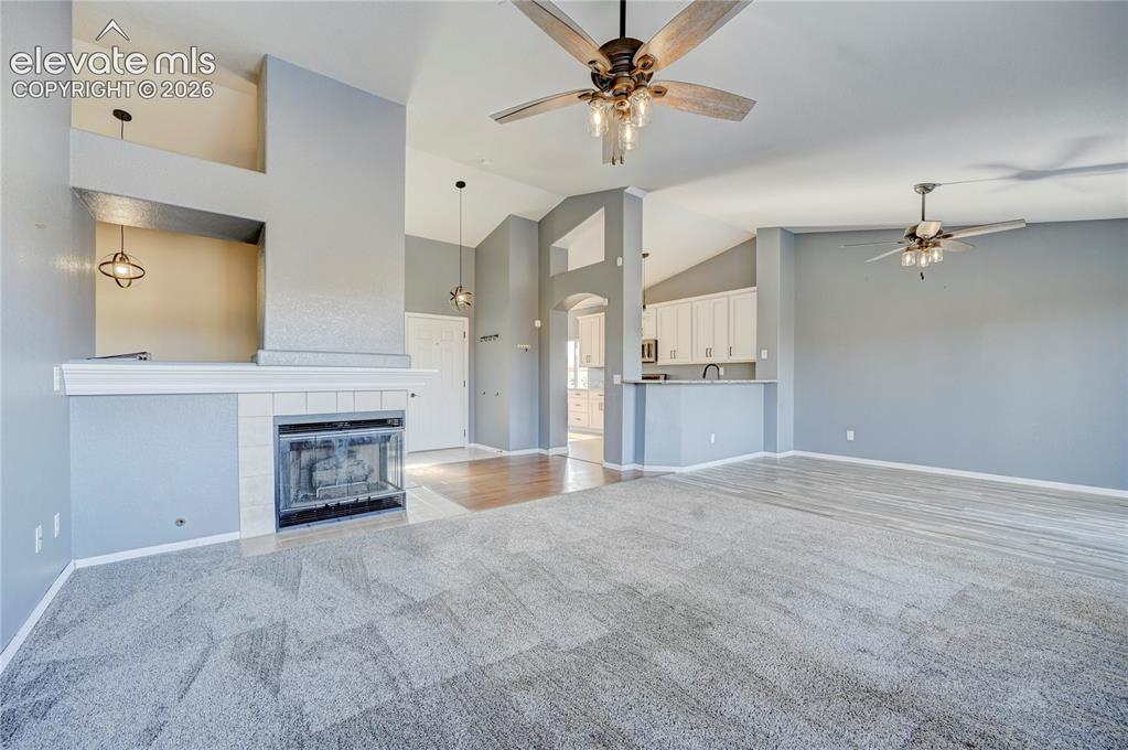 Image 9 of 40: Kitchen