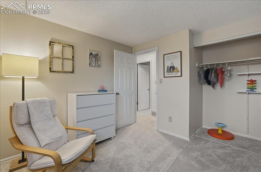 Image 17 of 40: Sitting Room