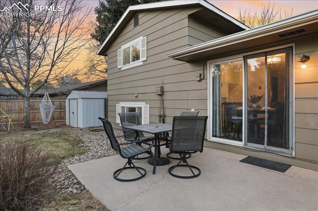 Image 35 of 40: Patio