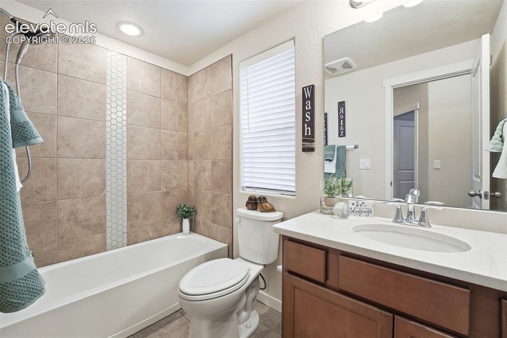 Image 10 of 37: Main Level Bathroom