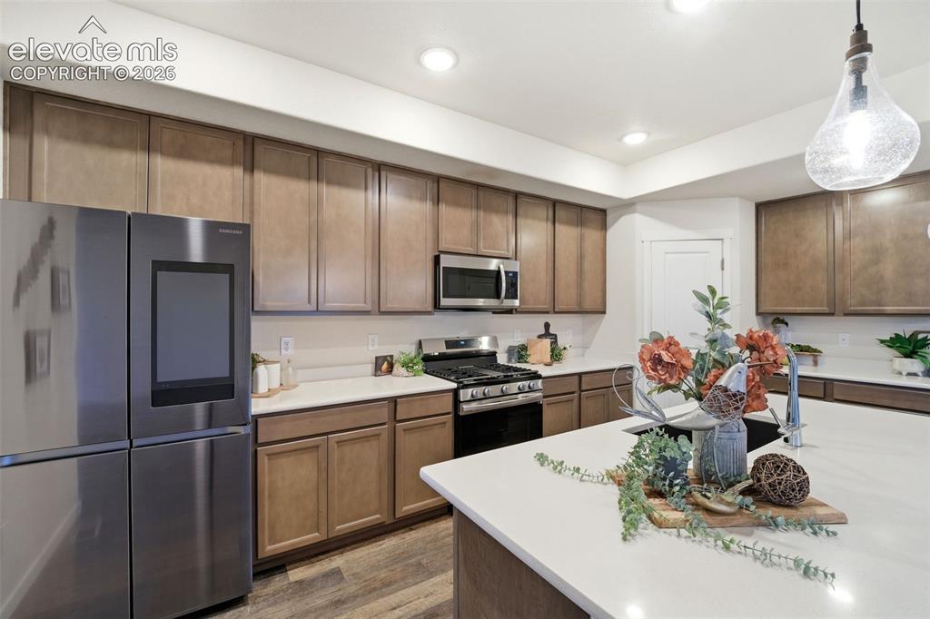 Image 5 of 37: Kitchen