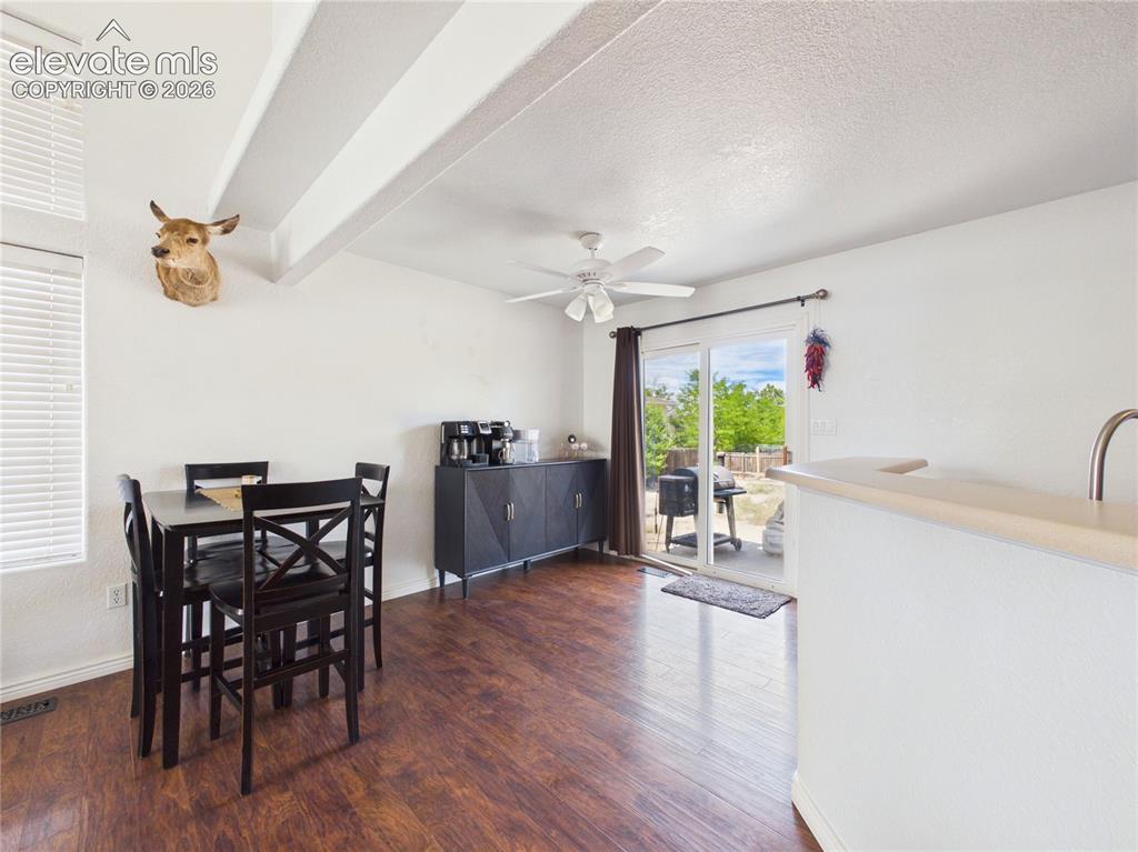 Image 12 of 33: Dining Area