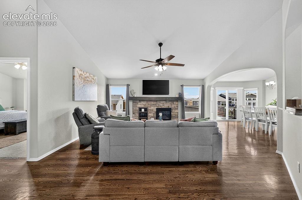 Image 10 of 50: Living Room