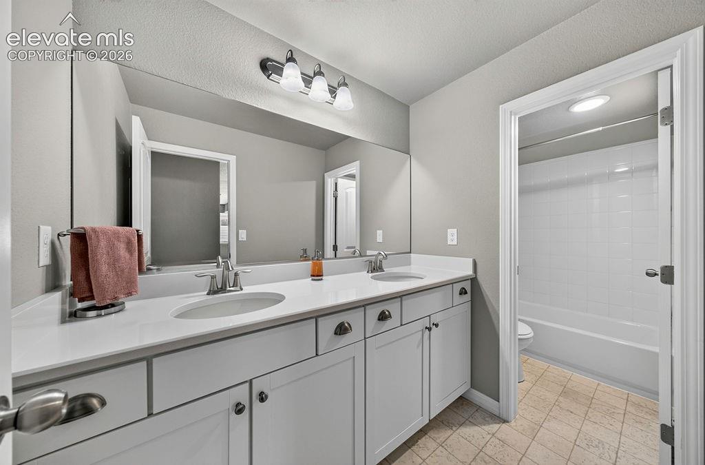 Image 50 of 50: Bathroom