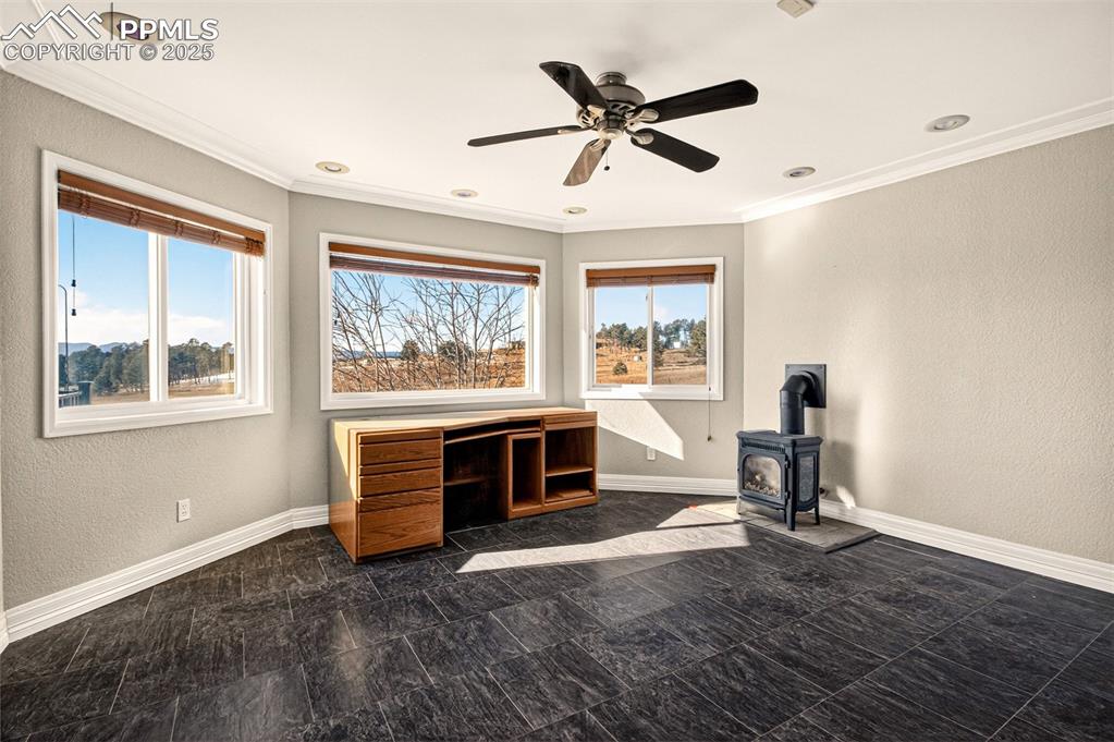 Image 10 of 50: Office