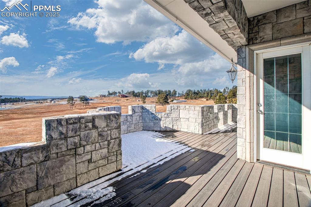 Image 36 of 50: Deck off of Upper level loft