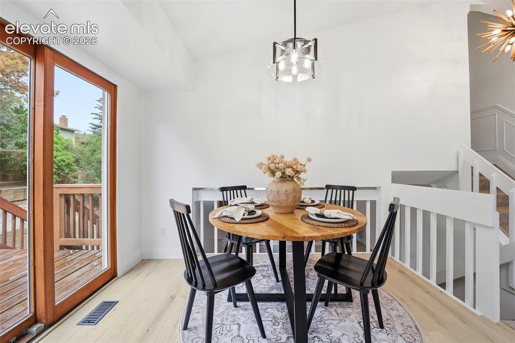 Image 16 of 49: Dining Area
