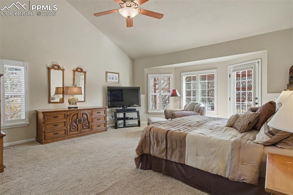 Image 16 of 48: Walk-out Access to Deck!