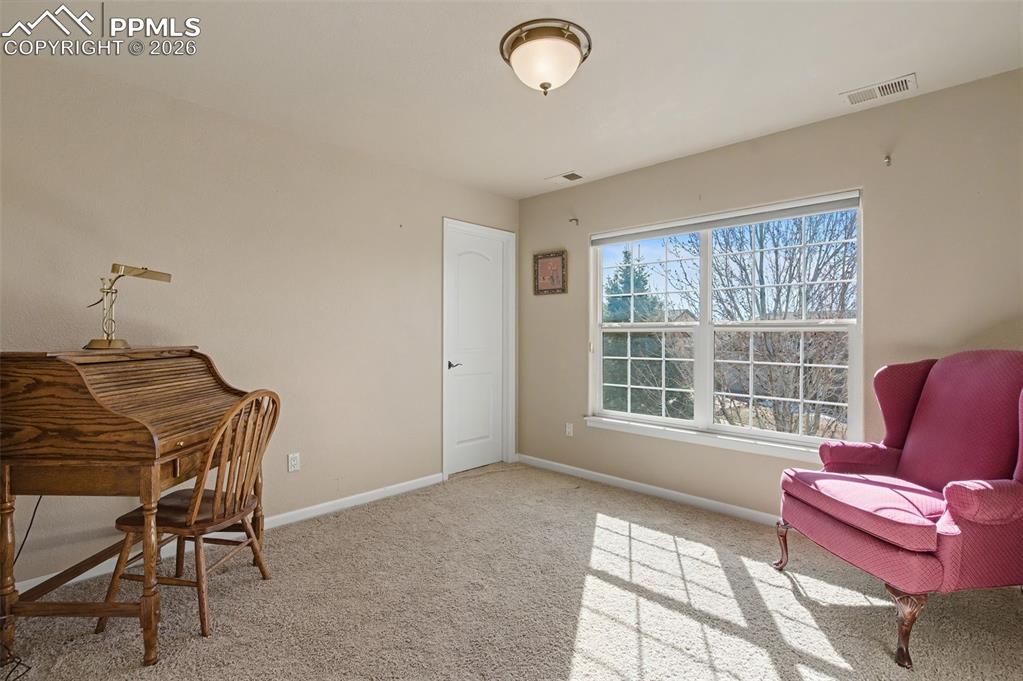 Image 27 of 48: Walk-in Closet!