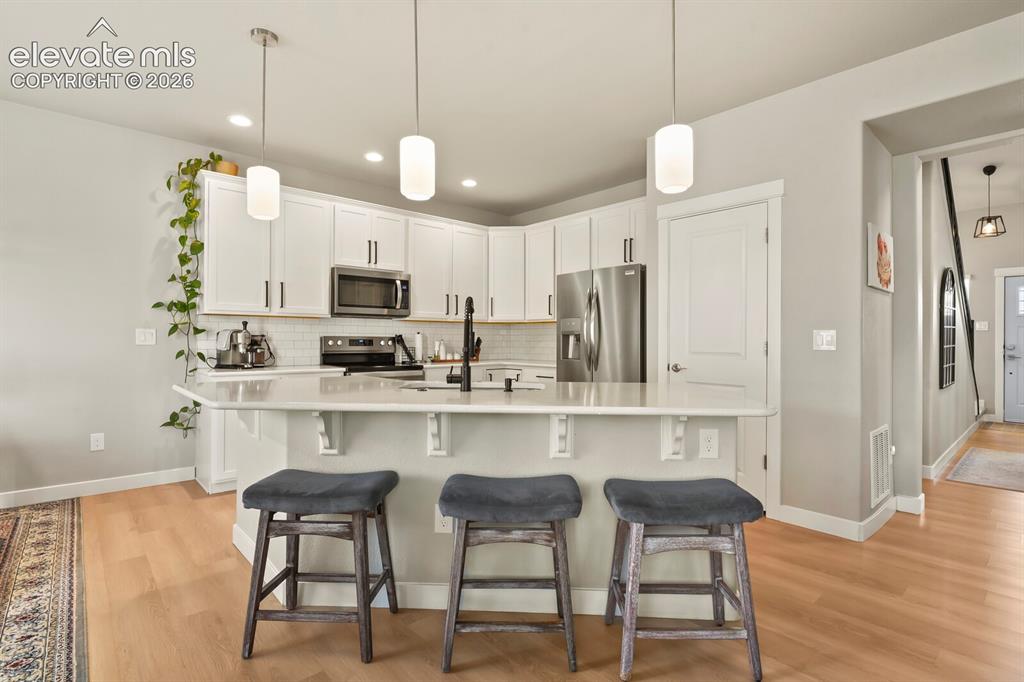 Image 11 of 49: Kitchen