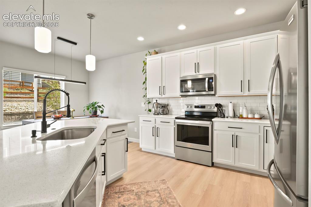 Image 12 of 49: Kitchen