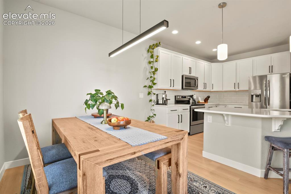 Image 16 of 49: Dining Area