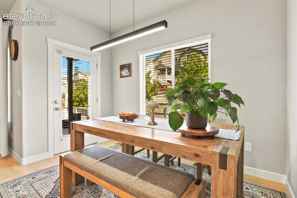 Image 17 of 49: Dining Area