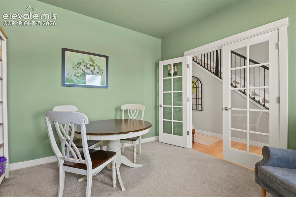 Image 19 of 49: Office