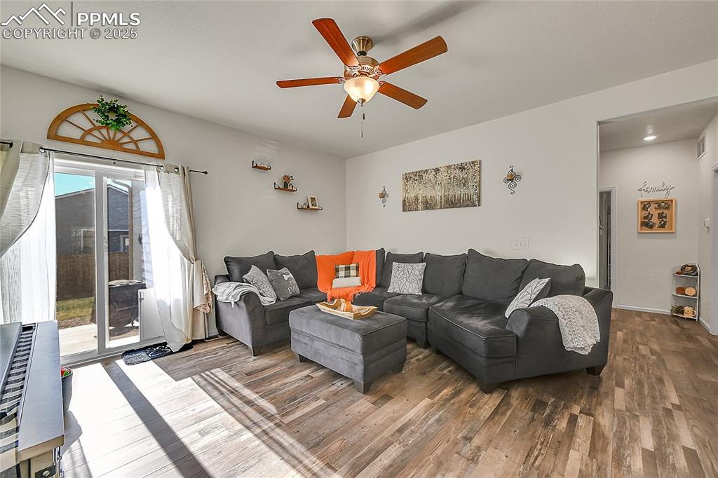 Image 18 of 37: Living Room