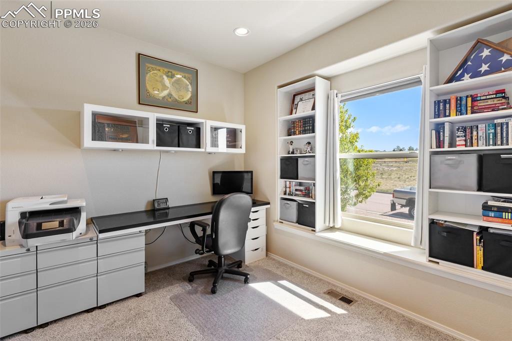Image 12 of 30: Office