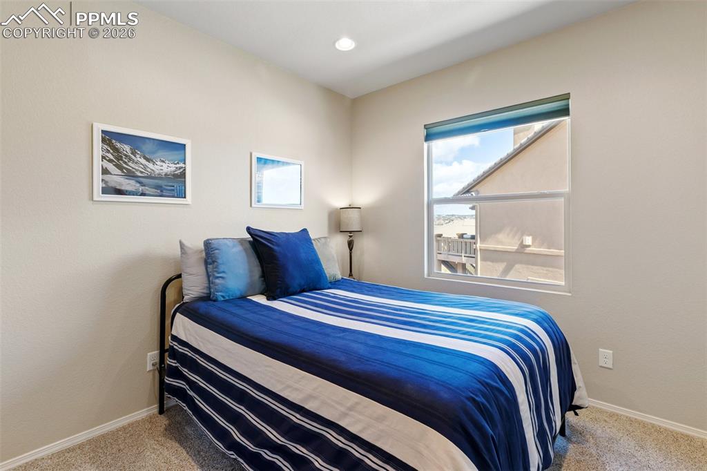 Image 15 of 30: Bedroom
