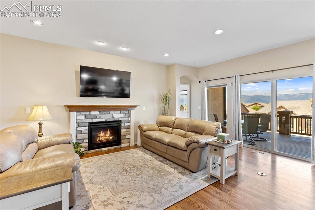 Image 4 of 30: Living Room