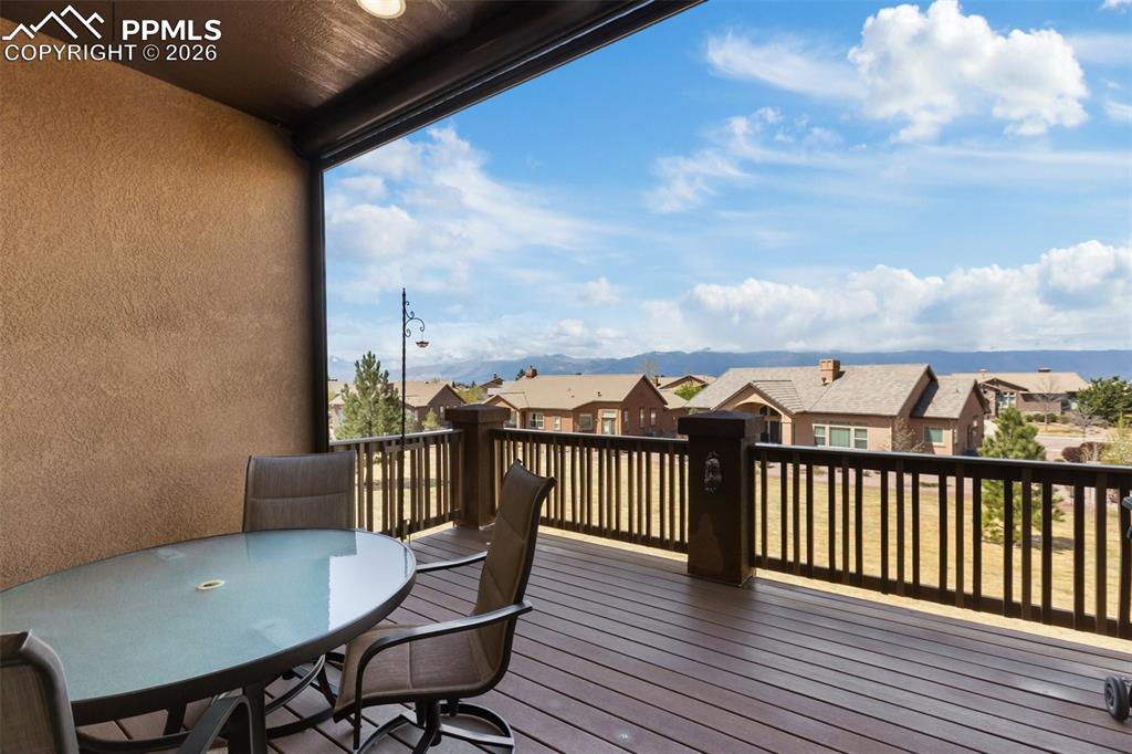 Image 9 of 30: Deck