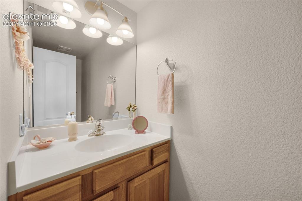 Image 41 of 49: Bathroom