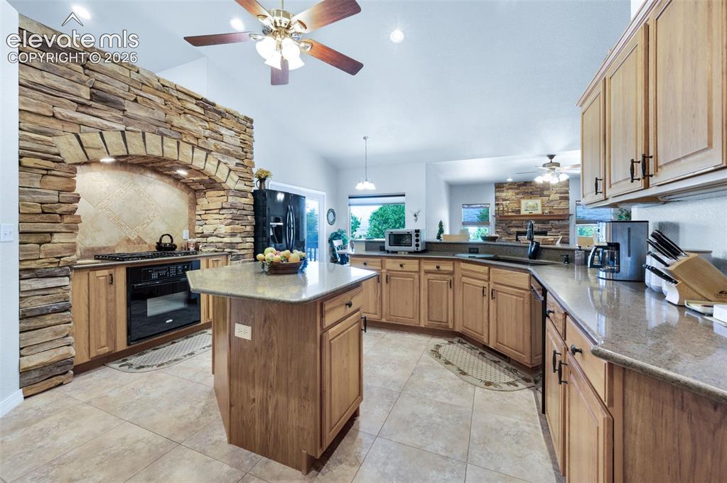 Image 9 of 49: Kitchen