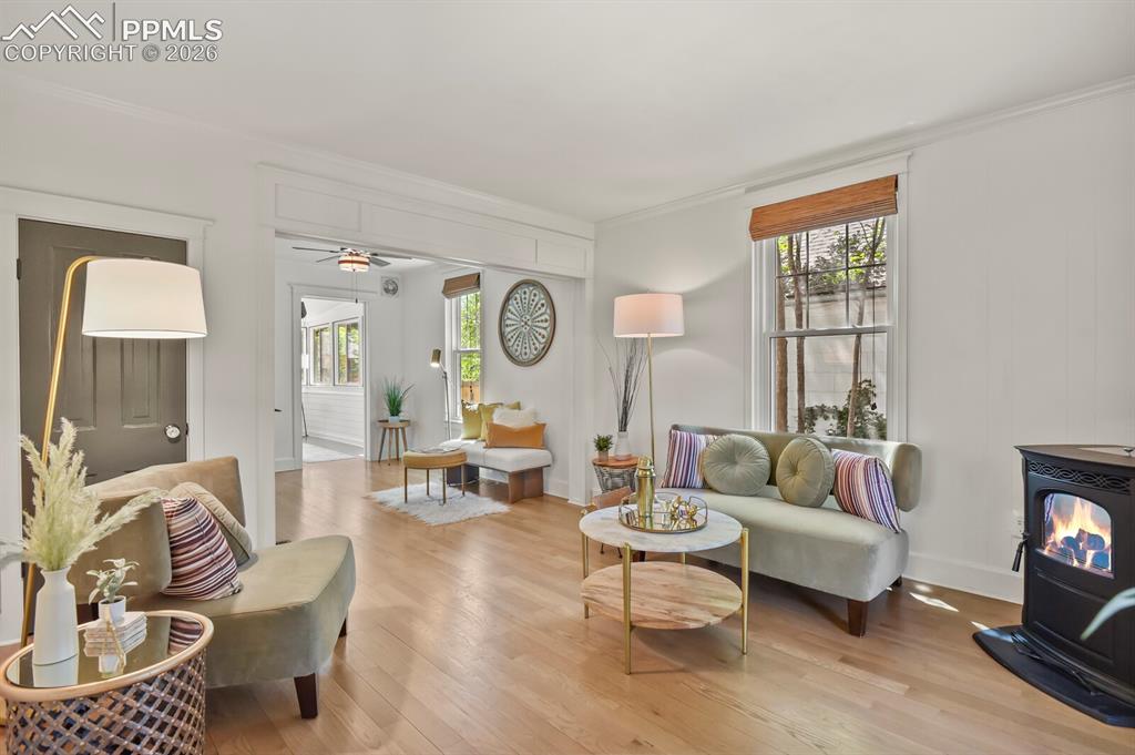 Image 8 of 40: Living Room