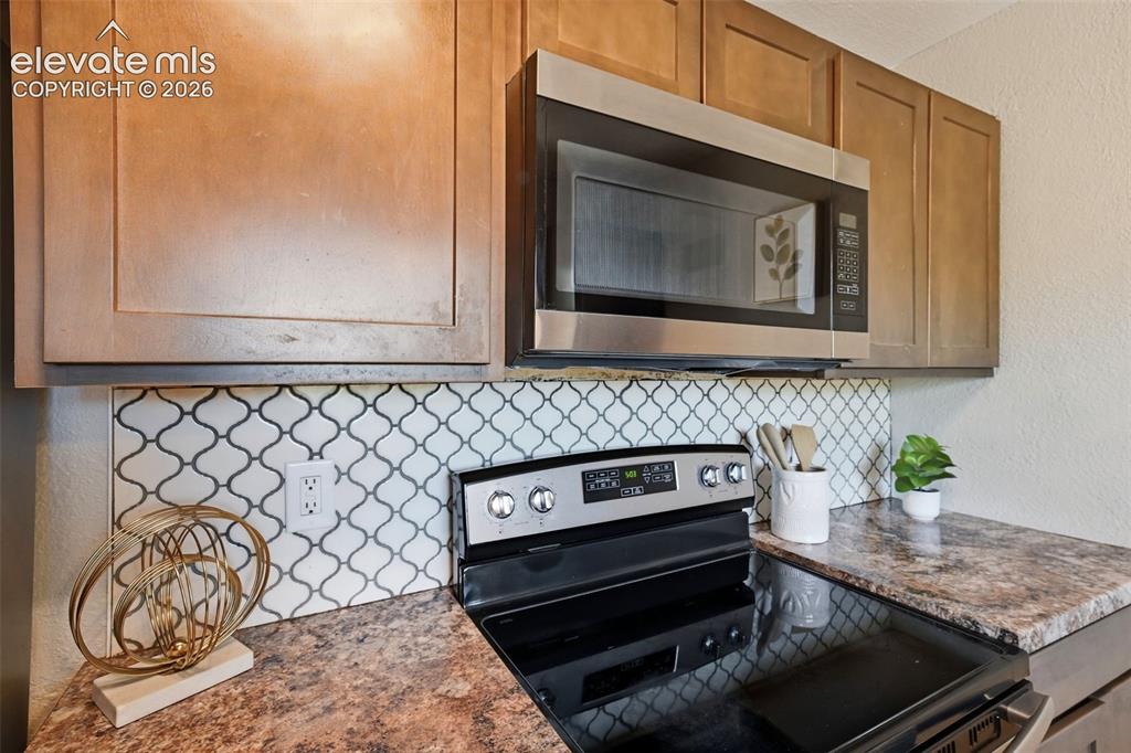 Image 12 of 34: Kitchen