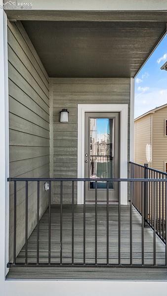 Image 12 of 21: Entry