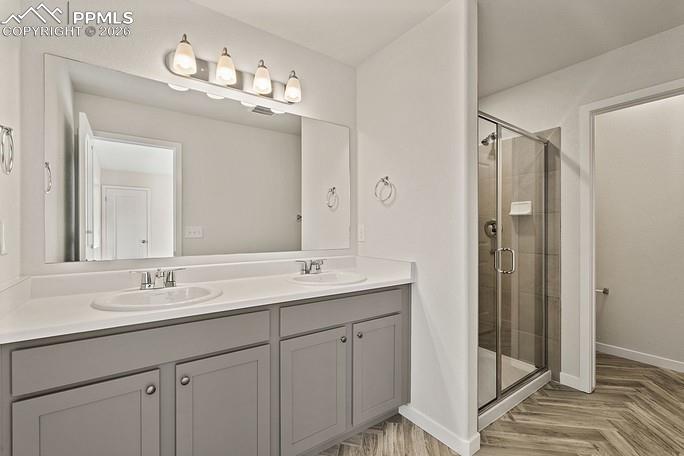 Image 15 of 21: Bathroom