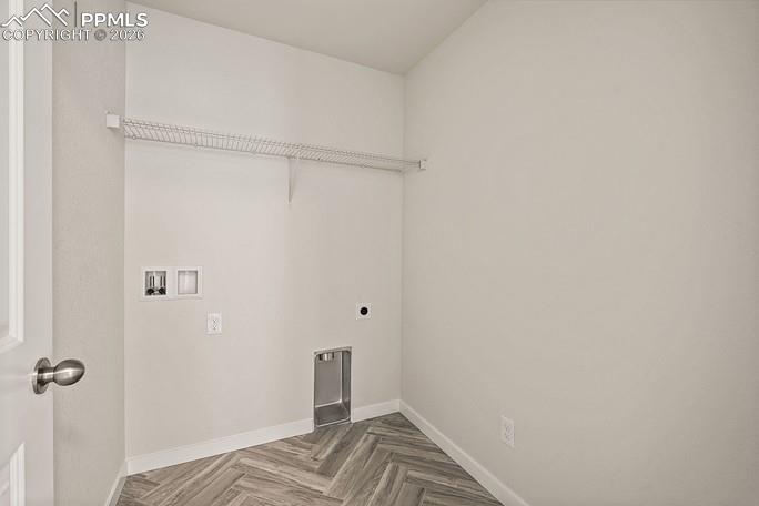 Image 20 of 21: Laundry