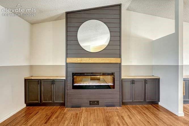 Image 11 of 49: Living Room
