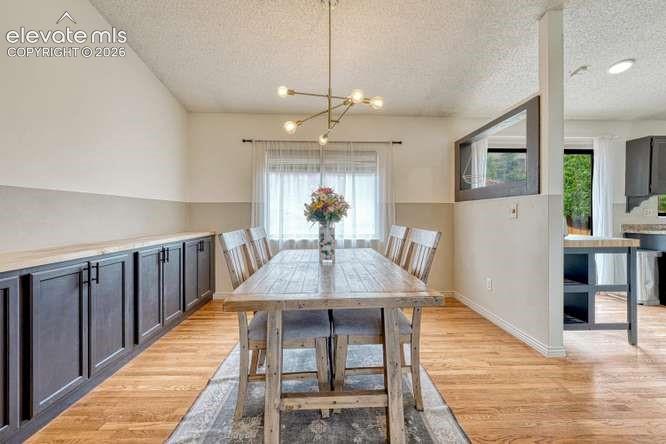 Image 12 of 49: Dining Area