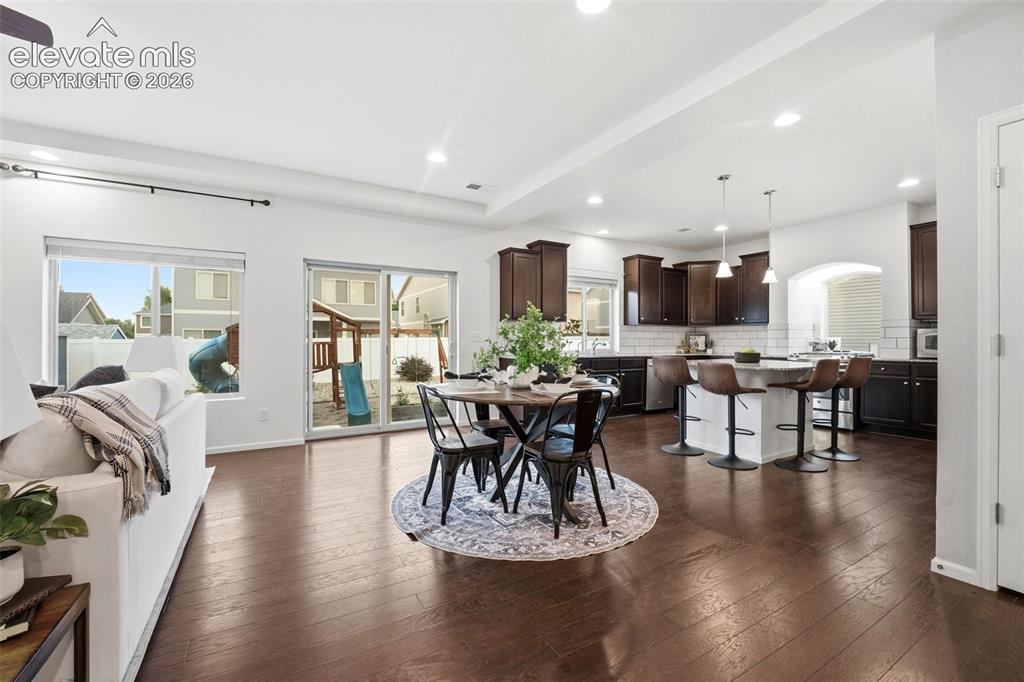 Image 12 of 50: Dining Area